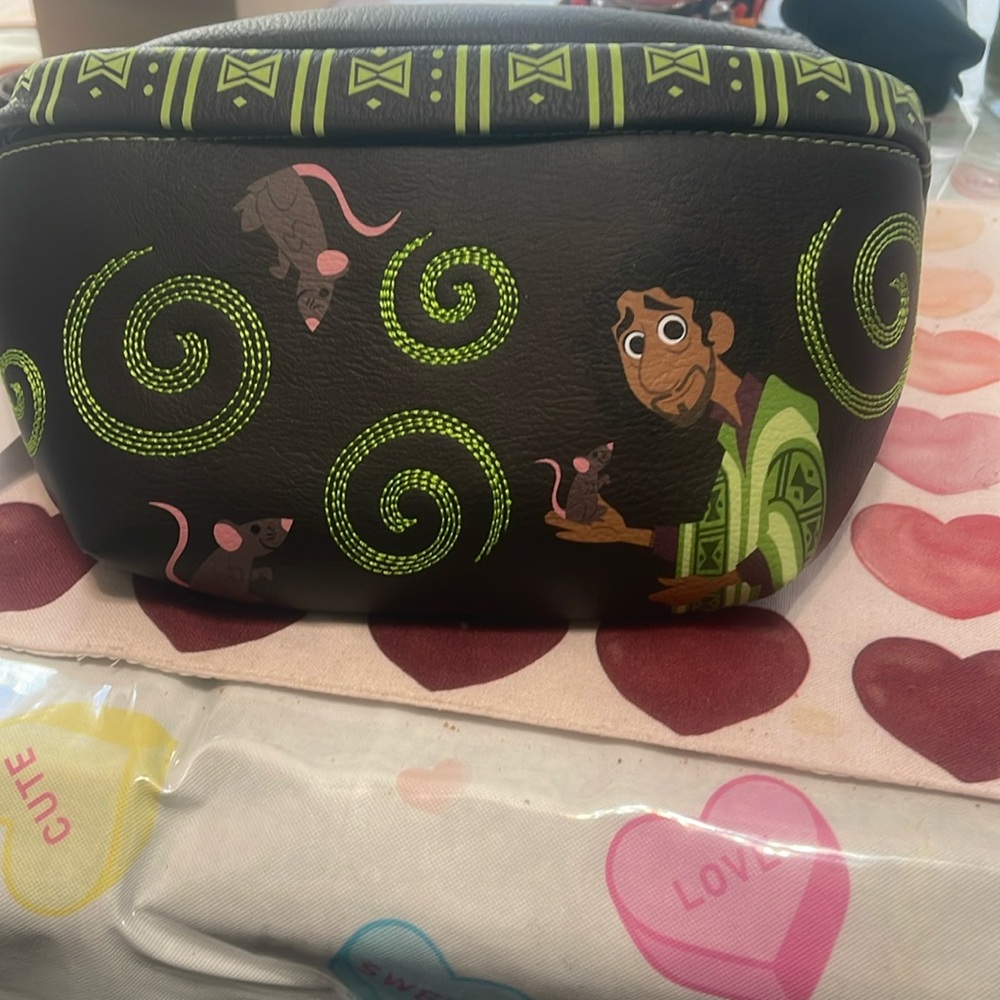 Loungefly Fanny pack glows in the dark